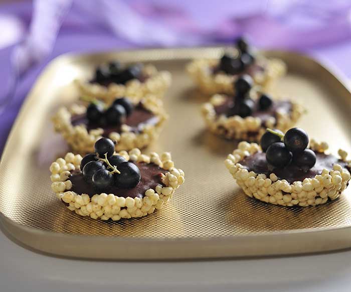 Tartelettes chocolat-cassis aux céréales soufflées