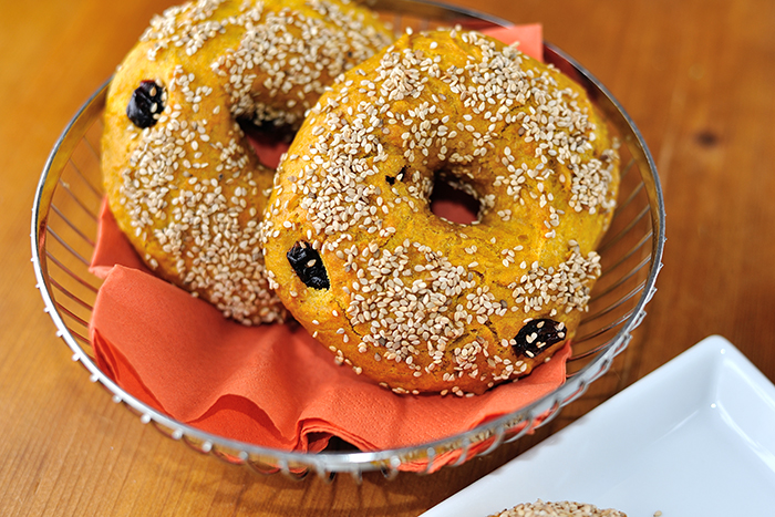 Süßkartoffel-Cranberry-Bagels_spot-700x467