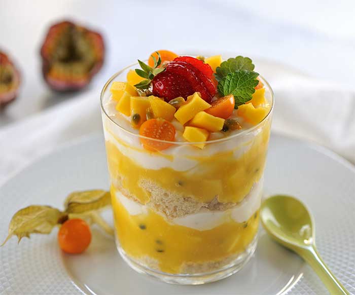 Mango-Passionsfrucht-Topfen-Tiramisu