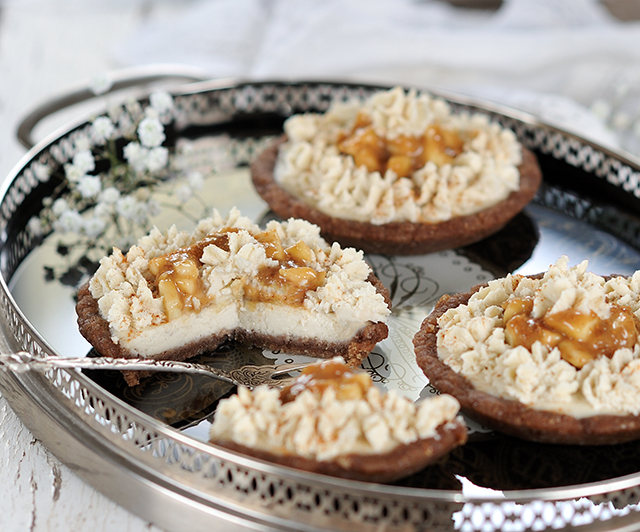 Rohe_Apfel-Karamell-Cheesecake-Tartelettes