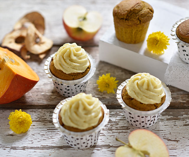 Kürbis-Cupcakes mit Apfel-Frischkäse-Topping