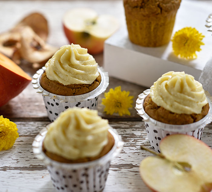 Kürbis-Cupcakes mit Apfel-Frischkäse-Topping