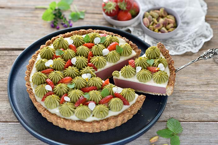 Beeren-Joghurt-Tarte mit Pistaziencreme